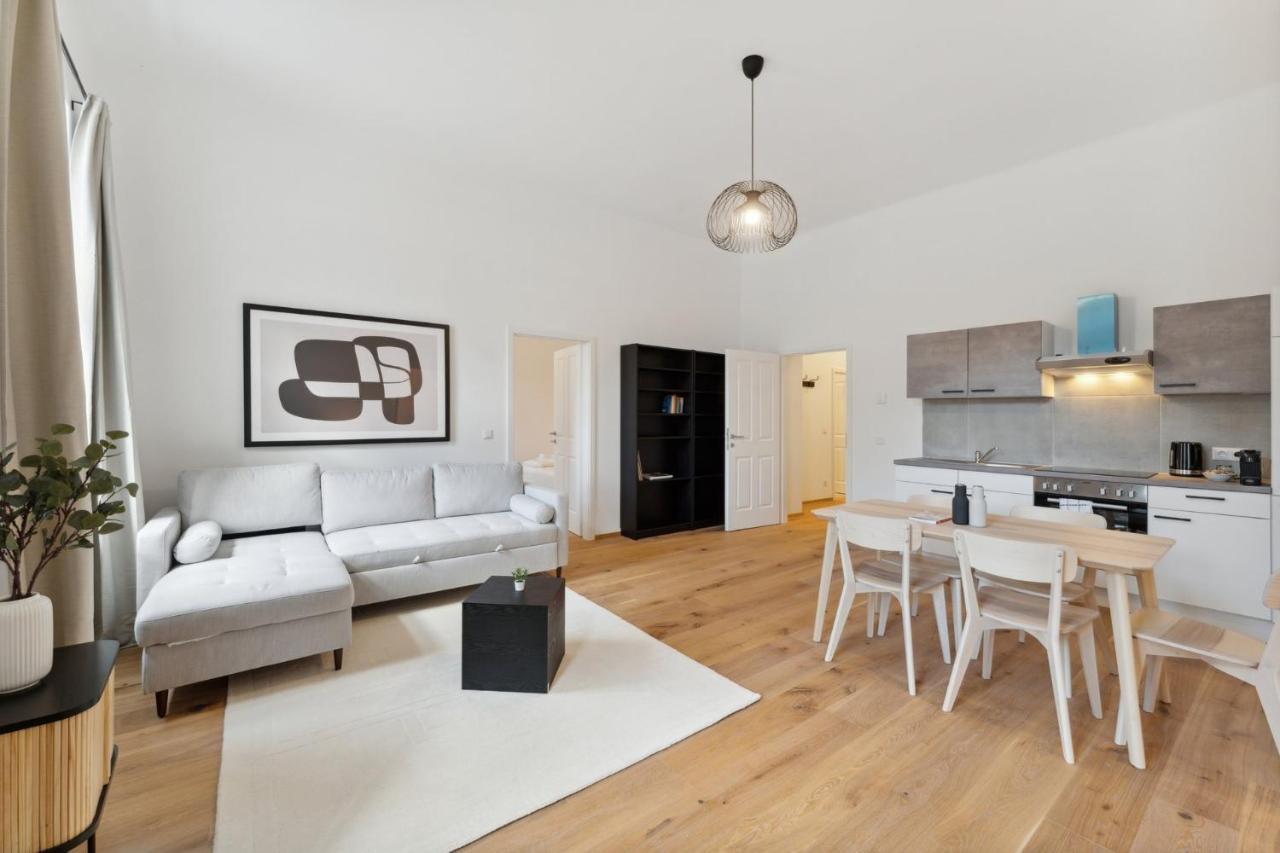 Center Designer Modern Viena