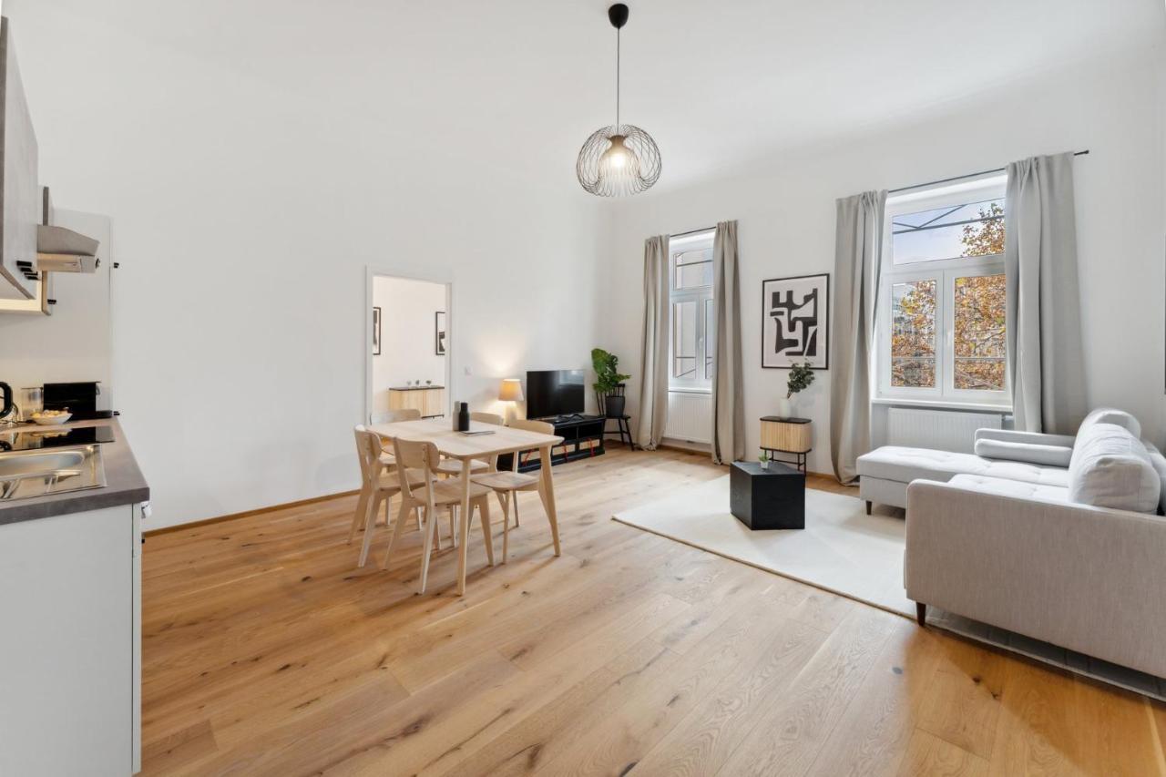 Center Designer Modern * Viena